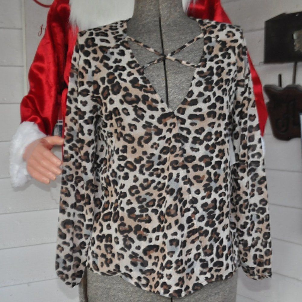 2/$10 MAURICES Animal Print Top w/crisscross neckline Small BUNDLE ONLY